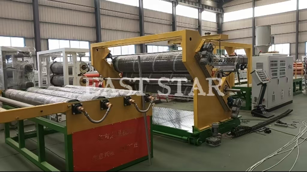 2,4 metroko simaurra gerriko xafla ekoizteko lerroa instalatuta eta ontziratzeko prest