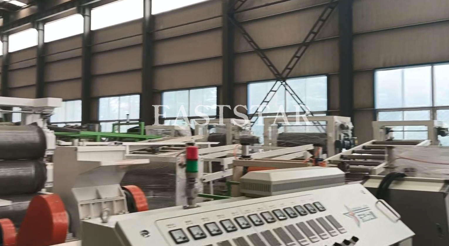 Atzerriko bezeroaren bisita ABS plastikozko xafla estrusio-lerroaren lankidetzarako