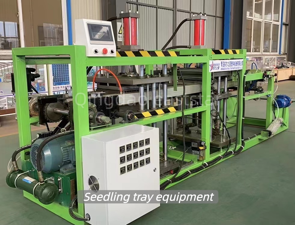 Indiako bezeroek plantulen erretilua eta sustraiak kontrolatzeko ekipamendua bisitatzen dute, nekazaritza landatzeko soluzio modernoak eztabaidatuz