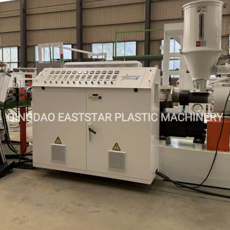 Abeltzaintzako hazkuntzarako PVC profil bat ekoizteko lerro bat-bi